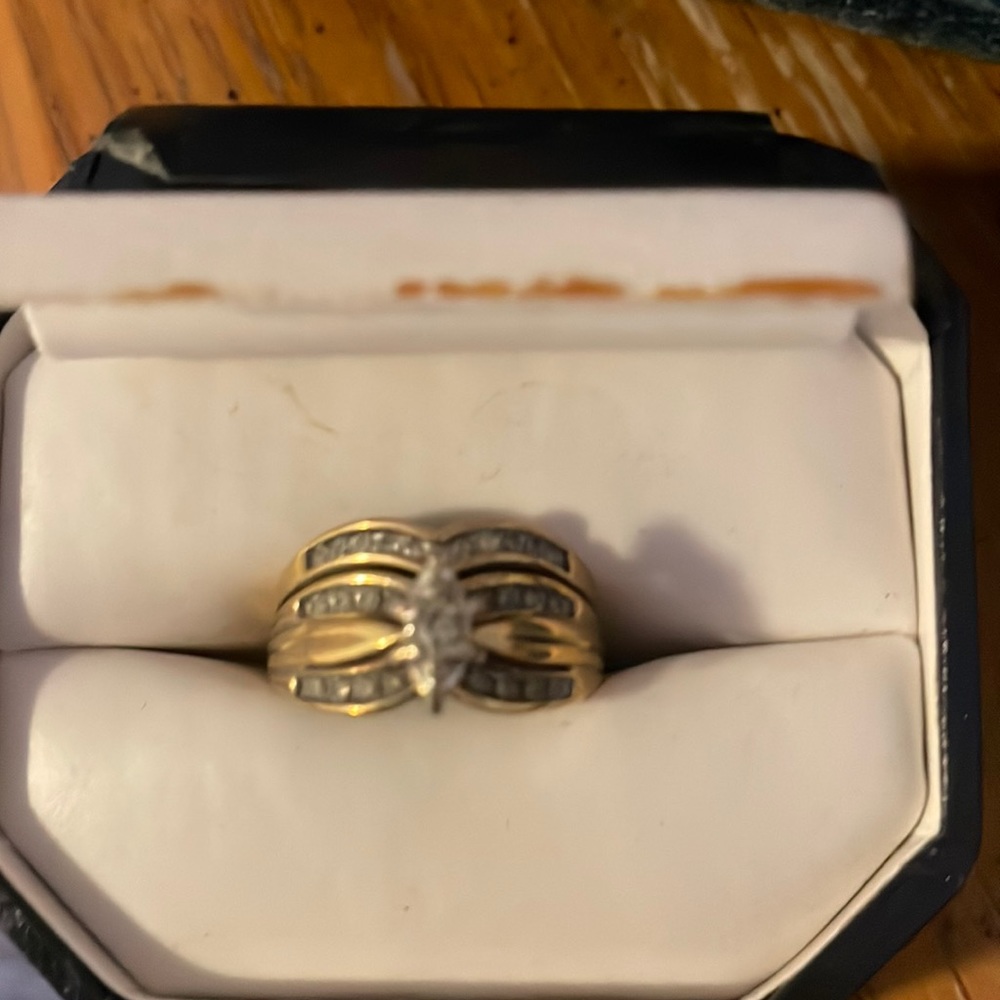 Women’s wedding ring size 7